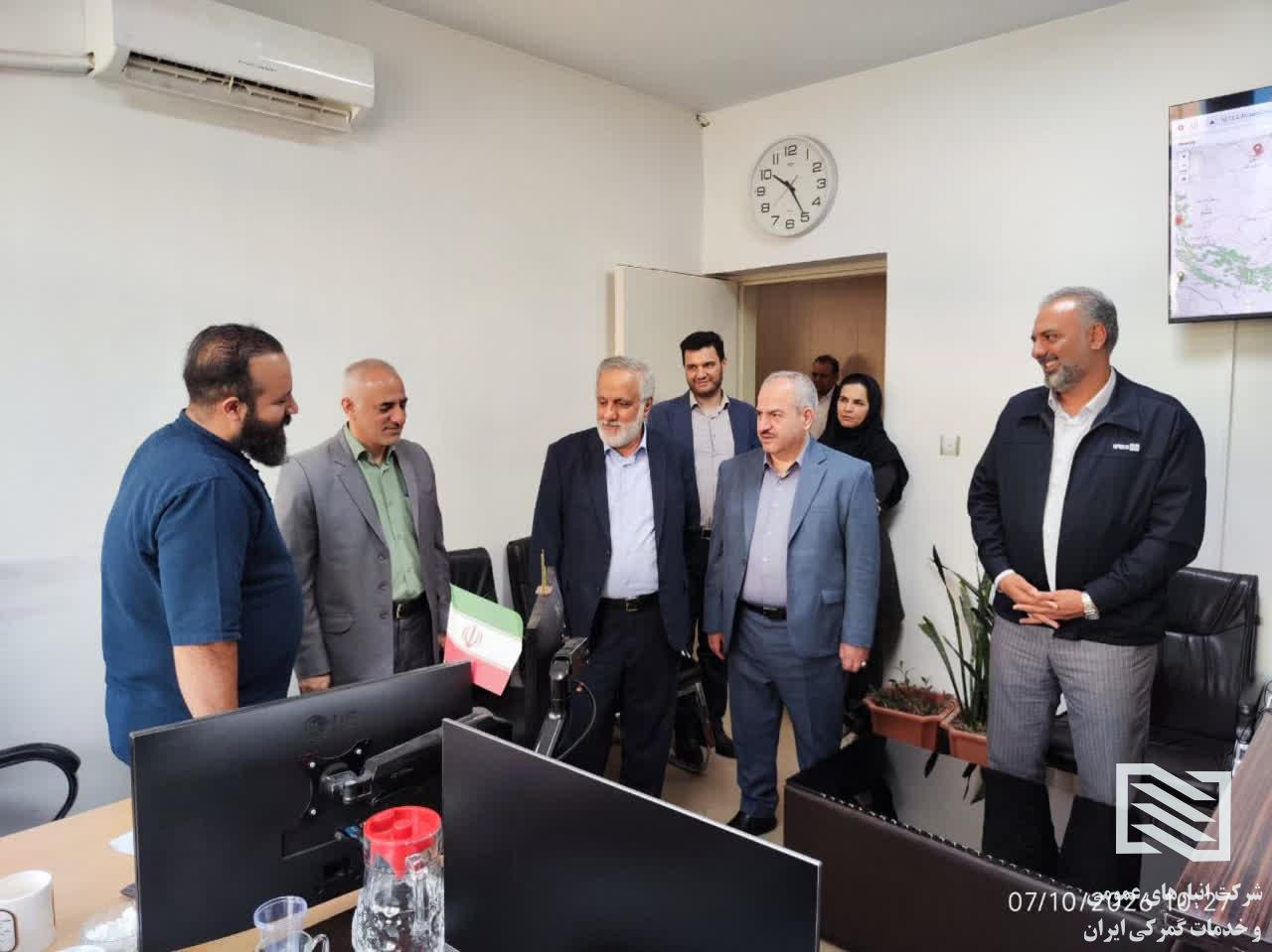 بازدید رئیس هیئت مدیره شرکت انبارهای عمومی و خدمات گمرکی ایران به همراه سرپرست معاونت توسعه مدیریت و سرمایه های انسانی ستاد مرکزی از شرکت انبارهای عمومی و خدمات گمرکی غرب 1
